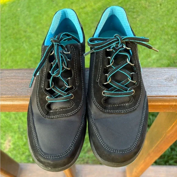 Women’s SAS Black and Blue Sneakers with Lace-Up Design - Picture 6 of 9